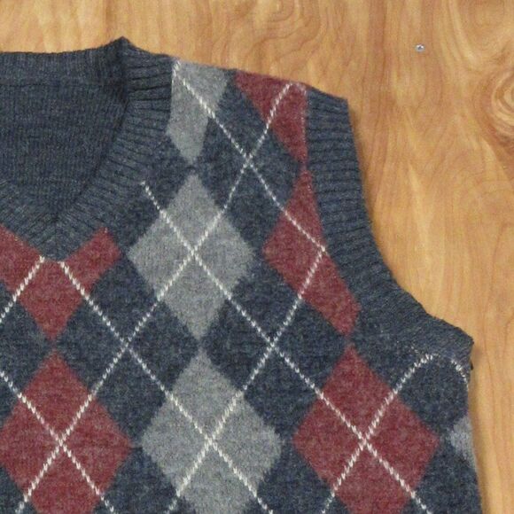 VINTAGE Argyle Sweater Vest Mens Size M/L Blue Grey Red V Neck Preppy Gillet - Picture 6 of 9